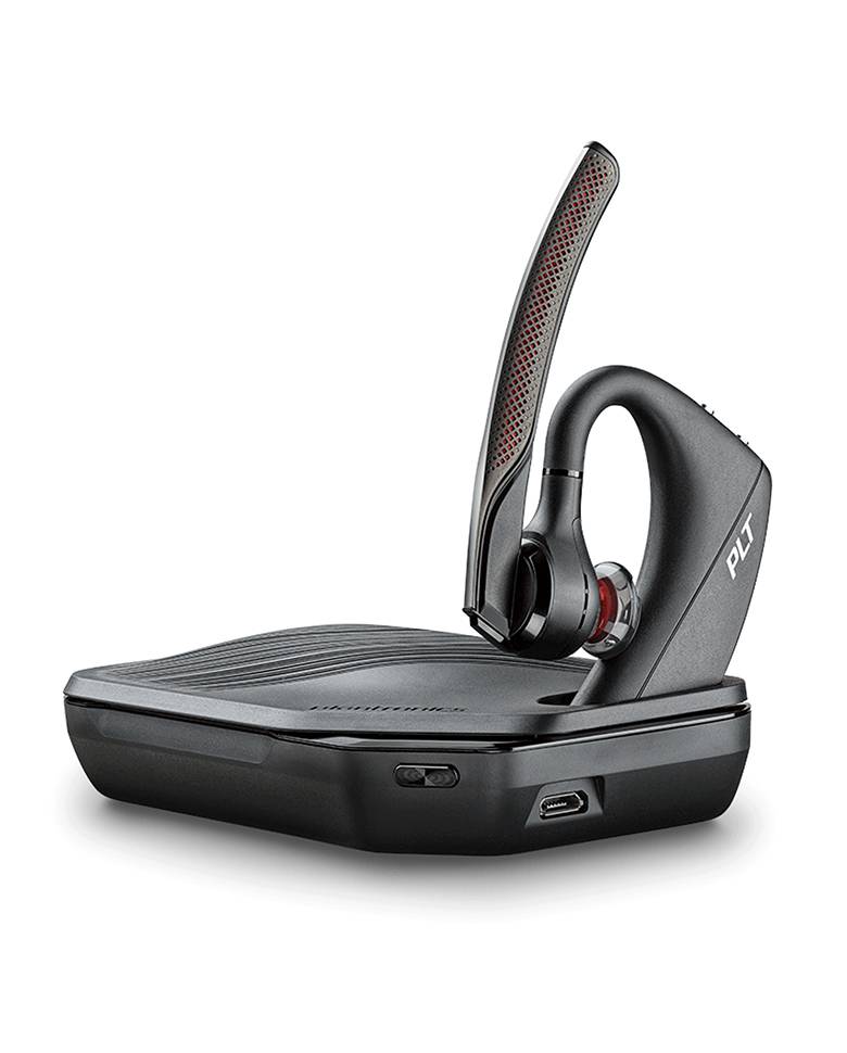 plantronics voyager 5200 with charging case
